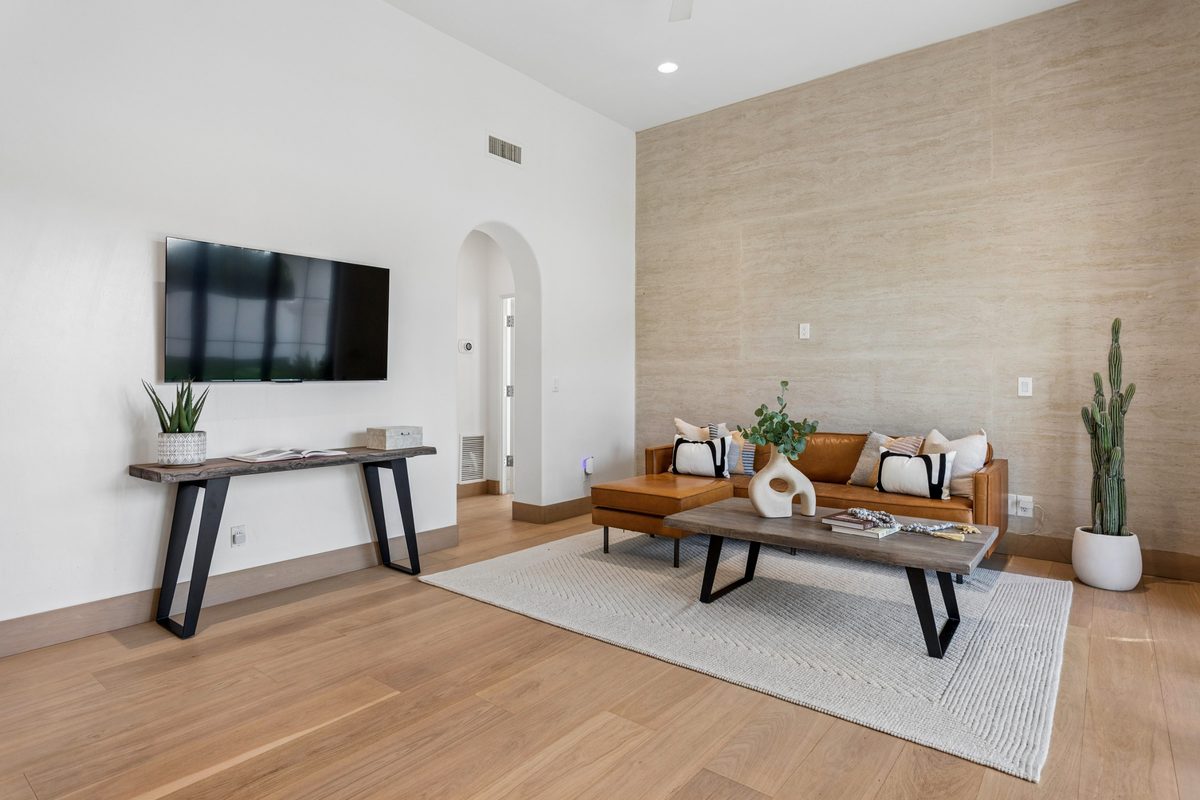 MCM travertine-look feature wall, casita living room, Paradise Valley